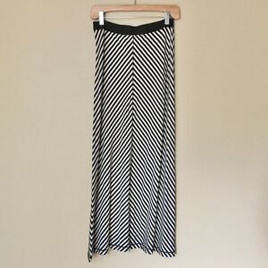 Max Studio maxi skirt with black & white stripes | Size small